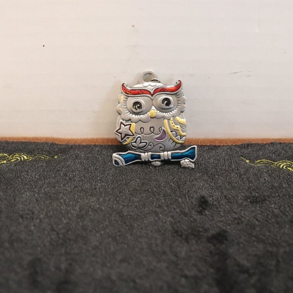 Women's Silver Tone Owl Pendant No Chain